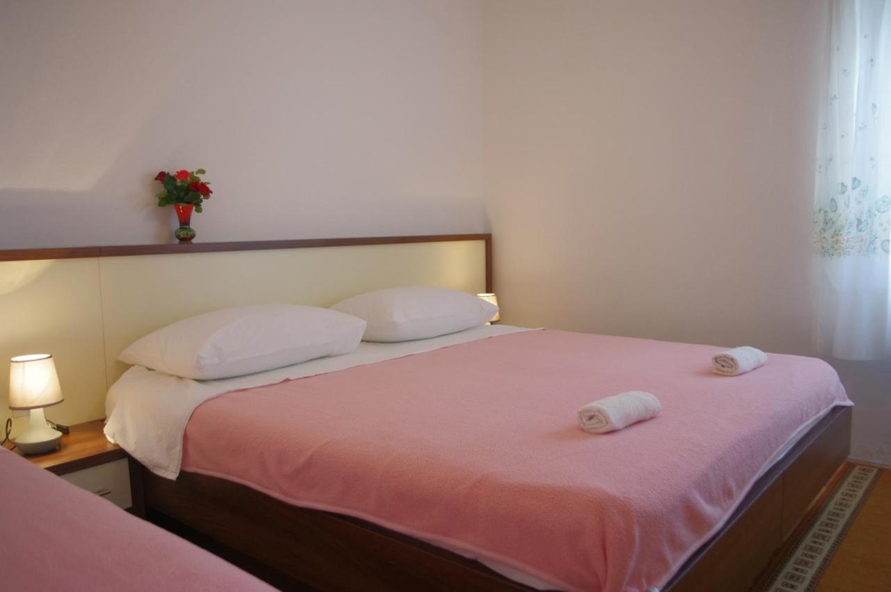 Family Friendly Seaside Apartments Vlasici, Pag - 4319 Extérieur photo